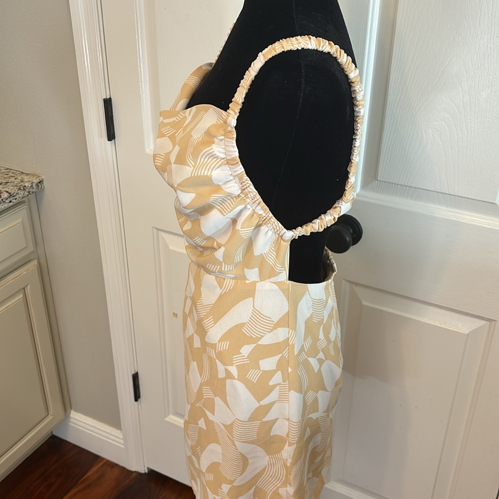 Unique Backless Dress - Picture 4 of 5